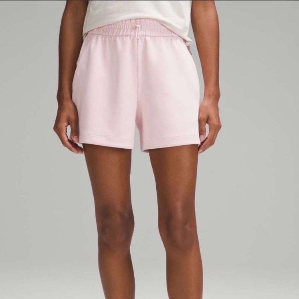 Lululemon Softstreme High-Rise Short 4" Strawberry Milkshake, Size 6 - Picture 6 of 13